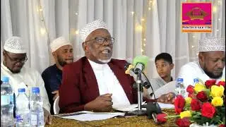 mpelekee baba maji. mpeleke sabun mpe taulo.kimebakia nini hapo -Sheikh Juma Amiri