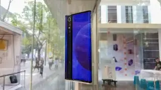 Первый взгляд на Mi Mix Alpha в флагманском магазине Xiaomi в Шэньчжэне 😲😄