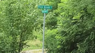 Street sign snafu has delivery trucks going in circles