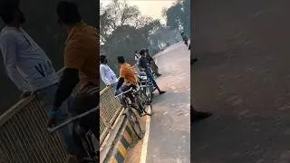 Asali mard 😱😋🫶 #bikestunt #wheelie #ᴛʀᴇɴᴅɪɴɢʀᴇᴇʟ #viralreeĺ #Bhojpuri song  #trending #viral #bike