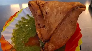 Aaj Naste mai Hamne Samosa Kha Liya 😋😚
