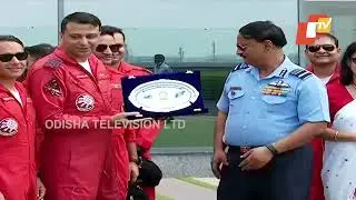 Watch-Suryakiran aerobatic team felicitated after air show in Odisha