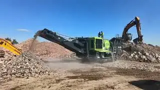 Hybrid Mobile Jaw Crusher J11H  for C&D waste solution