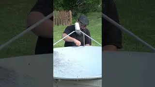 Fog&oacute;n hecho con una antena satelital y pallets.