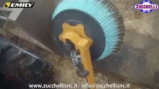 Pulizia e rifacimento lettiere per allevamento di vacche da latte MINI'DIS PER TRATTORE