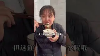 小芬学长去海边抓金鲳鱼啦！捞上来只只生猛鲜活，色泽金黄漂亮当地人都说很好吃，带几条回来给学长爸妈，鲜鱼拿来清蒸红烧都特别鲜美#广东 #湛江 #金鲳鱼 #星乡村星农人 #家庭日常