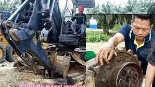 How To Repair & Replacement Bearing Sprocket, Mini excavator