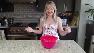 Jessick Makes Easter Cookies (VOD)