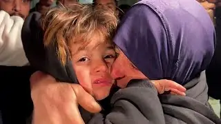 لقاءات مؤثرة في رفح مع عبور فلسطينيين الحدود بين غزة ومصر