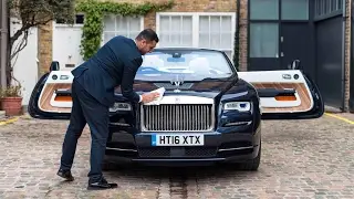 Driving a Rolls Royce Dawn in London