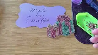 Relaxing diamond painting with me - Christmas keychains- Christmas advent day 30
