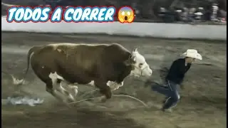 TRES TOROS PELIGR0S0S -JARIPEO  Nocturno #jaripeo #toros #rodeo #caballos #jaripeo2026