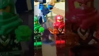 Lego lloyd a Kai est&aacute; controlado su poder de energ&iacute;a y fuego