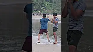 dodging punches like a pro #dodging #boxing #boxingbasics #kickboxing #mma #martialarts #karate