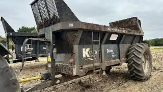 Не самое гладкое начало разбрасывания навоза!