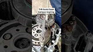 trik kunci baut kampas kopling #trending #viralvideo #ytshorts #foryou #viral #viralshorts #funny