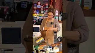 The Most Popular Steet Coffee Lady of Bangkok - Thai Tea #ploysai_coffee