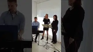 In the Arms of an Angel - Liveperformance & Acoustikcover von Gesangsduo Luisa & Lydia Kotz