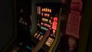 DEAL OR NO DEAL THE NEXT LEVEL FRUIT MACHINE £100 Jackpot.50+++ Credits £1 play #fruitmachine