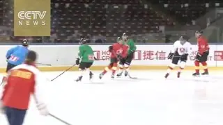 Young Chinese ice hockey players head to Prague for exchange