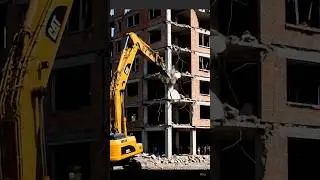 Unbelievable AI Demolition | Giant Excavator Brings Down Entire Building‼️