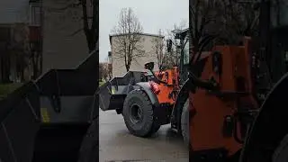 @HitachiConstruction ZW220-7 ratinio krautuvo operatorius į UAB &Scaron;varista važiuoja savo eiga! 🚜💨💨