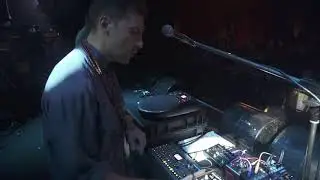Oyobi @ Amigos Invisibles Concert