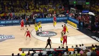 Ekpe Udoh blocks Olympiacos players twice in 40 seconds