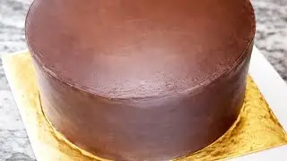  للمبتدئين وبأدوات بسيطة من البيت الطريقة الصح لتغليف التورتة قبل عجينة السكر سطح ناعم💯 
