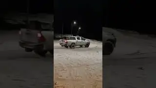 Toyota Hilux 2.4d powerslide on snow.
