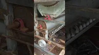 01303777605 রবিউল আওয়াল ইন্জিনিয়ারিং ওয়ার্ক সপ আটি মাড়াই মেশিন তৈরি করা  হচ্ছে