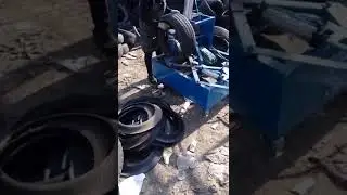 Automatic car tire sidewall cutter with double sides cutting