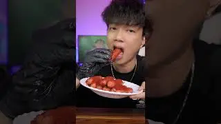 Review Mukbang 10 c&acirc;y lạp xưởng chấm ớt bột #food #reviewdoanvat #mukbang #nhậtlinh #foodreview