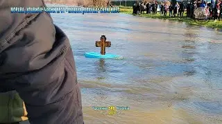 Bogojavljenje Trstenik SRB: Nabujala Morava „udavila“ Časni krst na gradskoj plaži, 19. januar 2026.