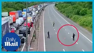 Playing football on the motorway: fuel price protest blocks off M4