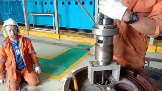 REPLACEMENT SEAT VALVE FROM CYLINDER HEAD,ROLLS-ROYCE BATAM-INDONESIA