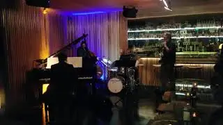 Otmaro Ruiz strikes all the plucky notes!