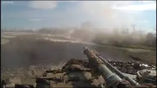 Ukraine War: Captured Russian BMP-3 Provides Covering Fire to Soldiers Assaulting Russian Positions