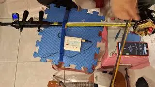 20240725 184306 二胡調音01 與孩子 Tuning an erhu with my kid