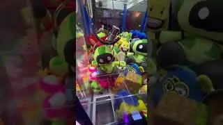 Boogie Bot Inside Claw Machine 😦 #shorts #clawmachine #poppyplaytime