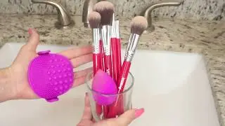SIGMA BEAUTY SIGMAGIC BRUSHAMPOO FOAM AND PRACTK PALMAT KEEP MAKEUP BRUSHES CLEAN