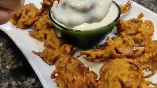 Onion Pakora with Chesse dip | Pyaz ke pakore / Kanda bhajiya / Onion fritters
