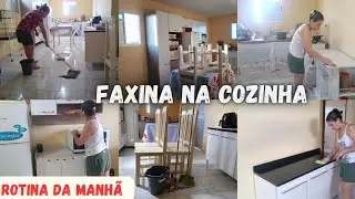 Faxina na Cozinha 🥵🧹🪣/ Tirei o P&oacute; do Arm&aacute;rio, Fruteira e Balc&atilde;o/ Organiza&ccedil;&atilde;o #rotina #vlog