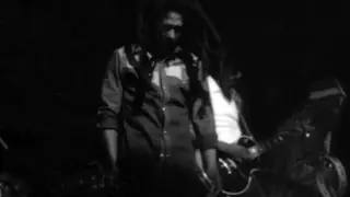 Bob Marley - So Much Trouble In The World (with lyrics) - Apollo Theater, NY 25/10/1979 (late show)