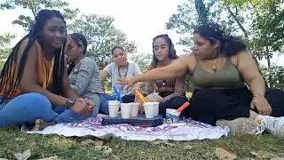 The M&auml;dels Talk Show: Weird Food Combos
