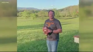 Russell & Todd play catch with a VFL