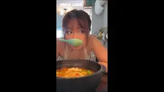 Make lunch with me: Kimchi Jjigae #shorts #foodshorts #lunch