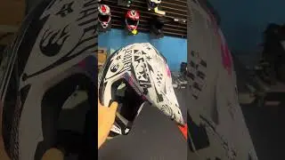 Гоночные шлемы Fox Racing в различных цветовых решениях - Motorhelmets