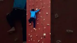Rock climbing wait for End😱#nepalgunj# inlineskating #mf900 #girl #reaction #nepal  @rrkbroskater
