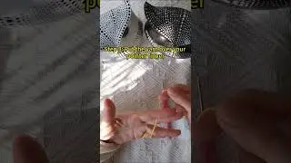 How to hold yarn for crochet: the basic way for beginners   #crochet #crochettutorial #crocheting